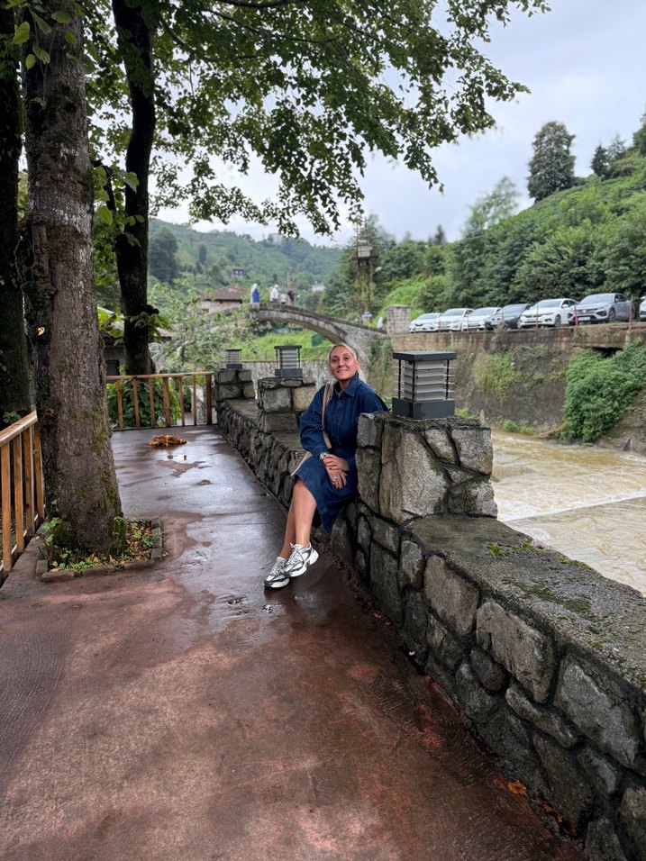 Uzun Mavi Denim Kadın Yağmurluk - Görsel 5