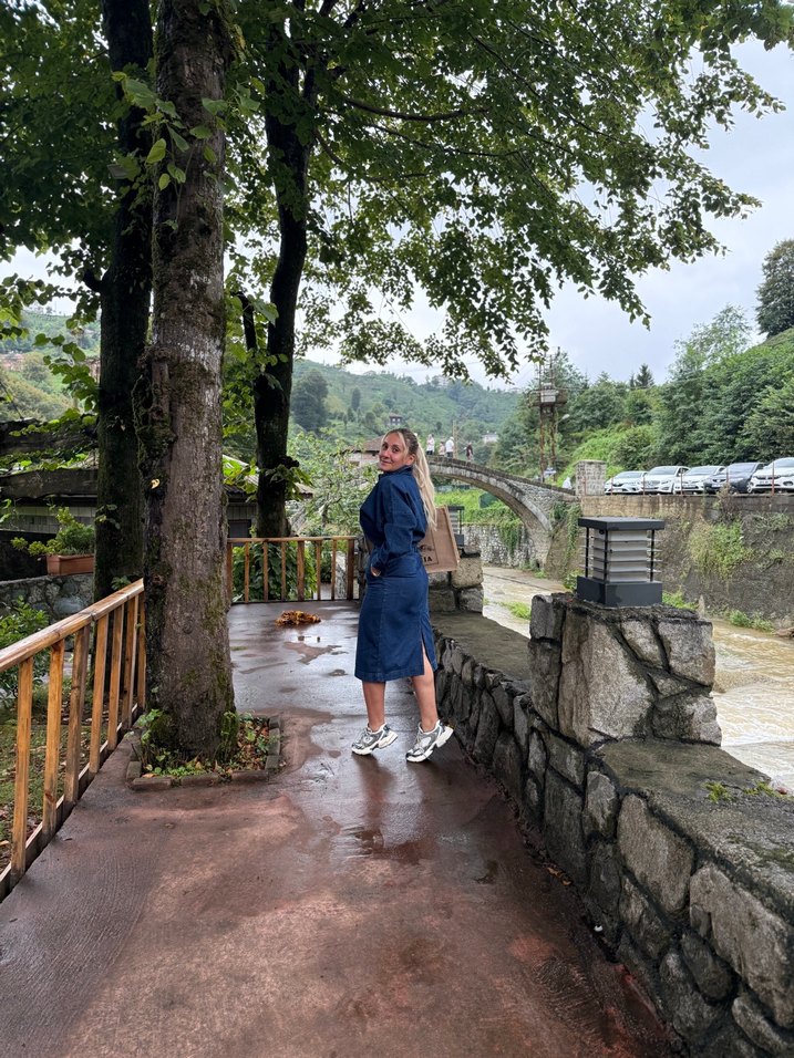 Uzun Mavi Denim Kadın Yağmurluk - Görsel 2