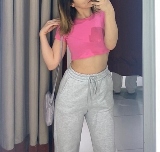 Pembe crop tişört