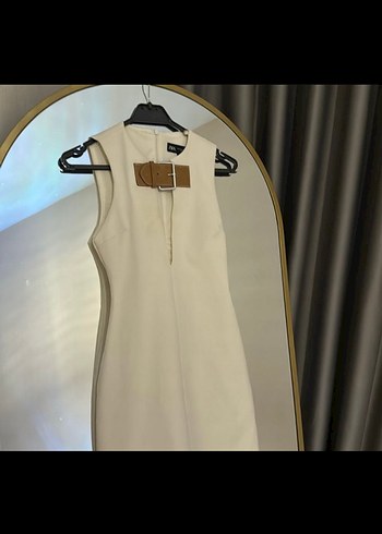 Kemer Detaylı Beyaz Elbise - Görsel 6