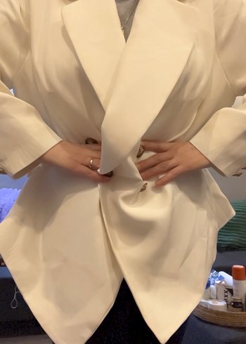 Düğmeli Beyaz Kadın Midi Blazer - Görsel 5