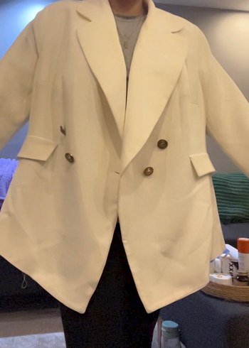 Düğmeli Beyaz Kadın Midi Blazer - Görsel 2