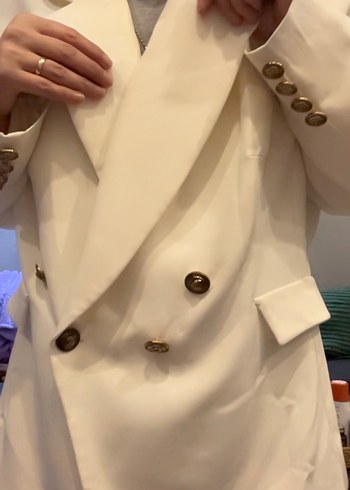 Düğmeli Beyaz Kadın Midi Blazer - Görsel 3