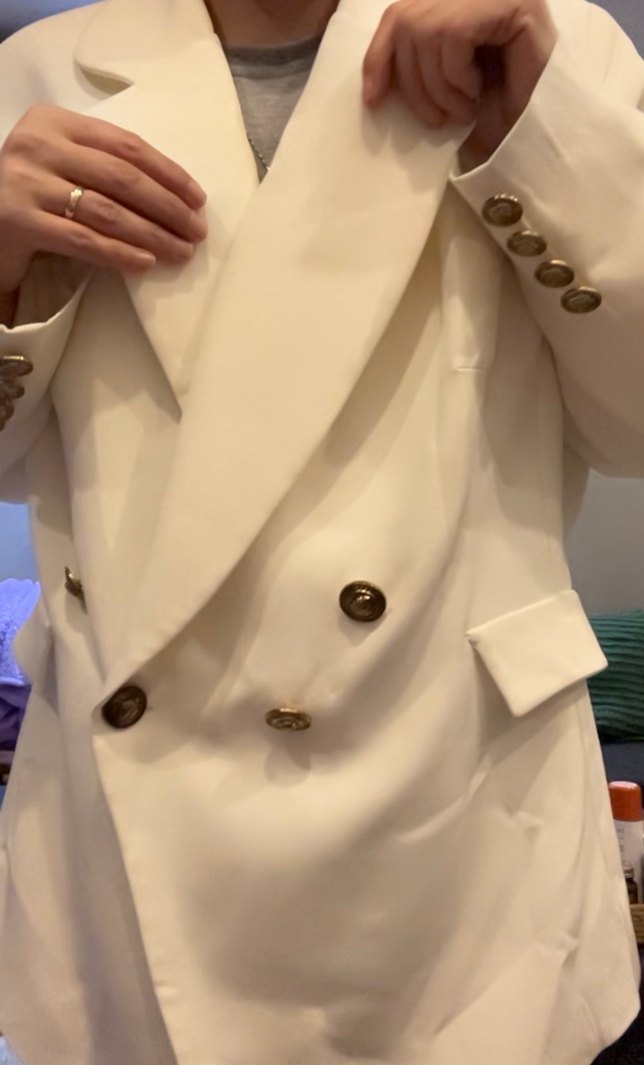 Düğmeli Beyaz Kadın Midi Blazer - Görsel 3