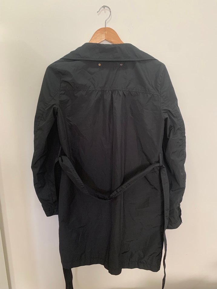 Siyah Yağmurluk - Görsel 2