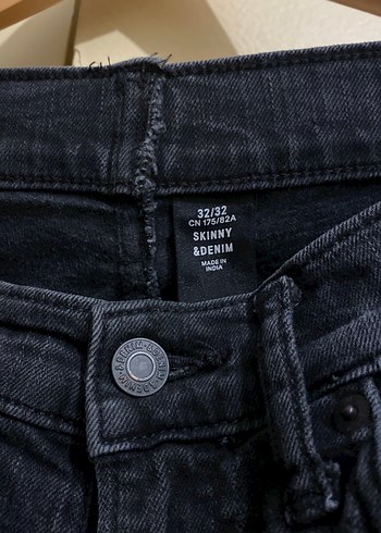 Dizleri Yırtık Siyah Kot Pantolon - Görsel 3