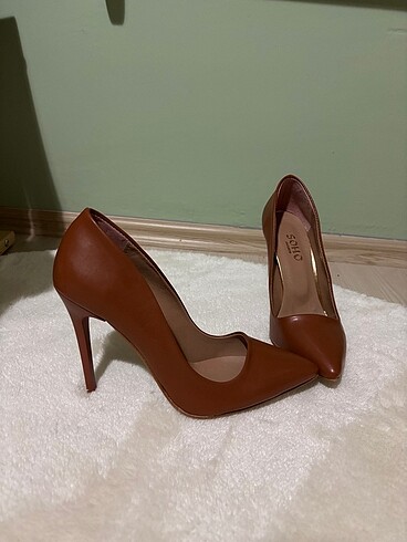 Taba rengi stiletto