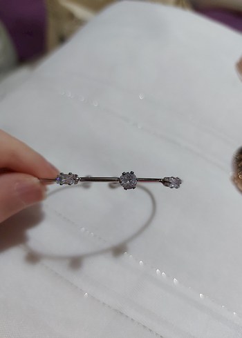 Gümüş Renk Tek Taş Modeli Kelepçe Bileklik