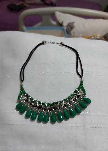 Diğer Zümrüt Yeşili Taşlı Kolye
