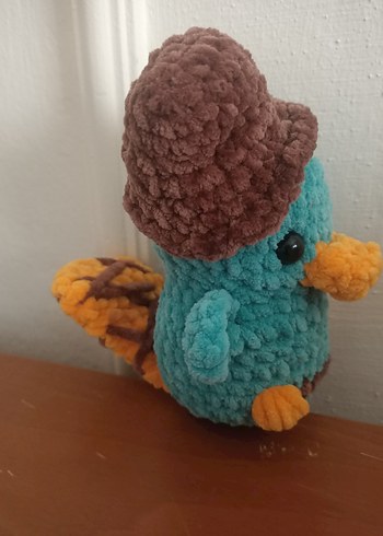 Çizgi film karakteri sevimli evcil hayvan ornitorenk pery - Görsel 4