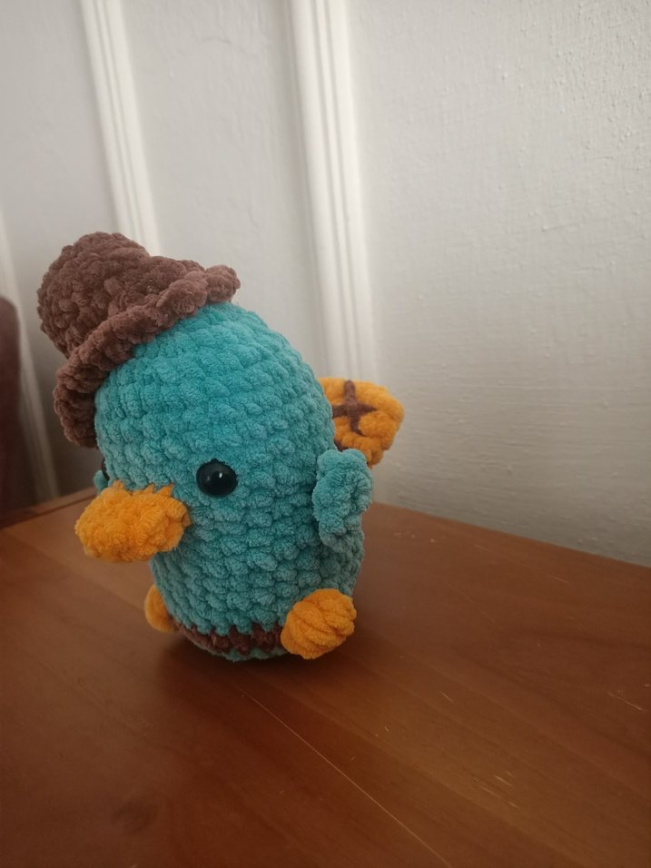 Çizgi film karakteri sevimli evcil hayvan ornitorenk pery - Görsel 3