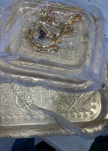 Parlak Altın Renkli Mutfak Aksesuarları