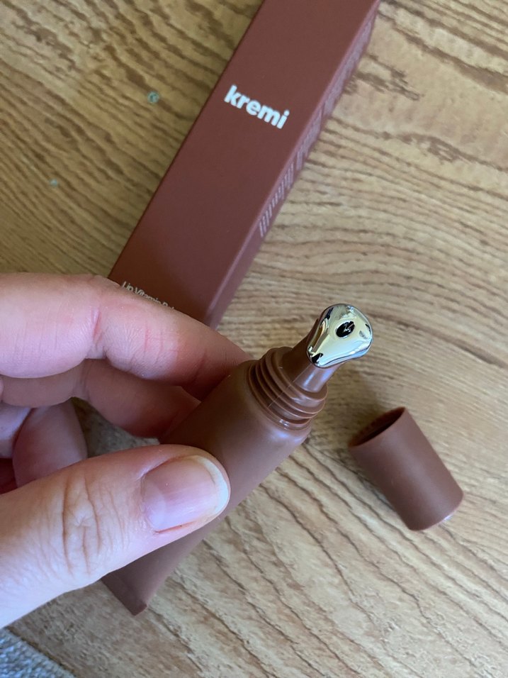 Kremi Kahverengi Dudak Parlatıcısı - Görsel 4