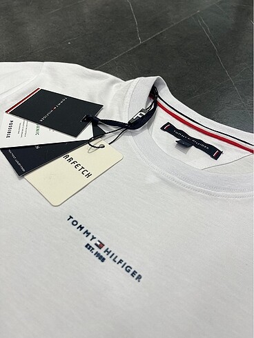 Tommy t-shirt