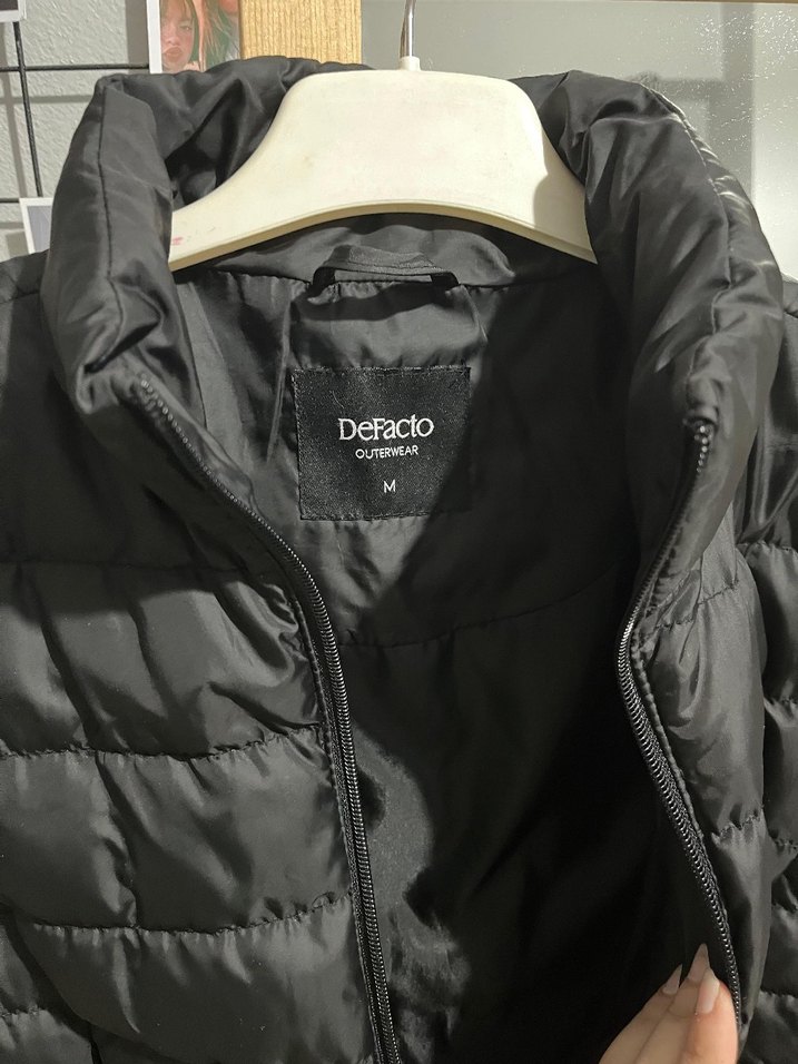 Siyah Fermuarlı Kadın Şişme Yelek - Görsel 4