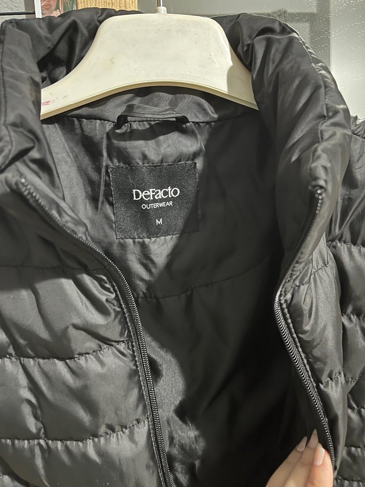 Siyah Fermuarlı Kadın Şişme Yelek - Görsel 3