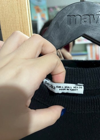 Siyah Yüksek Yakalı Kolsuz Elbise - Görsel 3