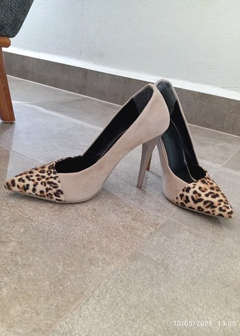 Leopar Desenli Bej Süet Stiletto