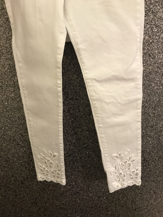 Designer Nakışlı bilek beyaz pantolon