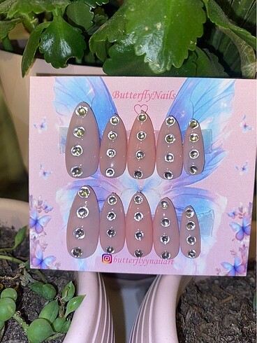 Cassie nails