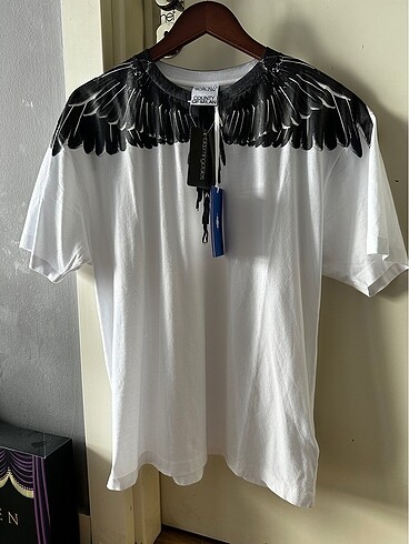 ORJİNAL SIFIR ETİKETLİ MARCELO BURLON TSHİRT - Görsel 2