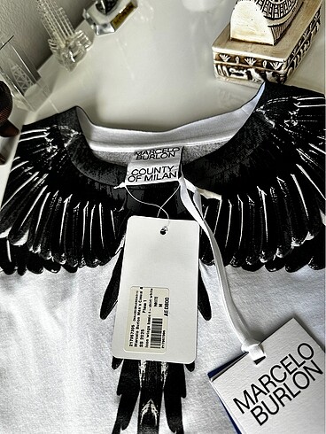 ORJİNAL SIFIR ETİKETLİ MARCELO BURLON TSHİRT - Görsel 5