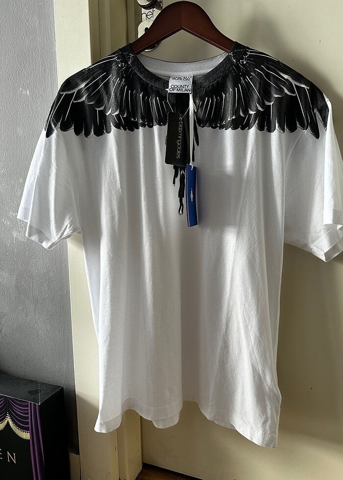 ORJİNAL SIFIR ETİKETLİ MARCELO BURLON TSHİRT - Görsel 2