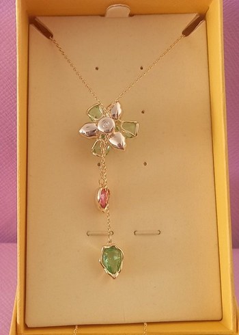 Beden yeşil Renk Swarovski Model Idyllia Yeşil Çiçek Y Kolye