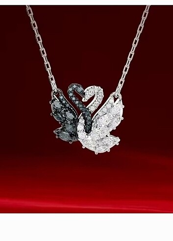 Swarovski Siyah Gümüş Swan Kolye