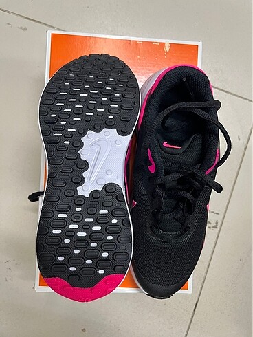 35 Beden Nike Kız Ayakkabısı