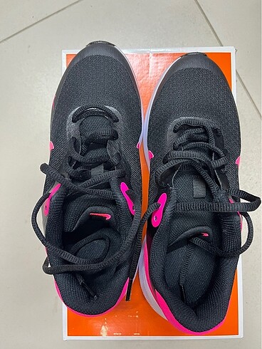 35 Beden siyah Renk Nike Kız Ayakkabısı