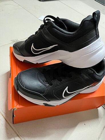 41 Beden Nike Erkek Spor Ayakkabı