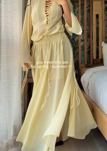 xs Beden H&M EDITION S/S 2025 Bluz ve Etek soft sarı bluz+etek