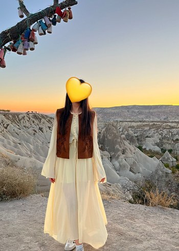 H&M EDITION S/S 2025 Bluz ve Etek soft sarı bluz+etek