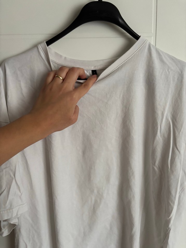 Beyaz Baskılı Kadın Tişört - Görsel 2