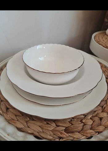 Gri Kenarlı Beyaz Yemek Tabağı ve Kasesi - Görsel 2