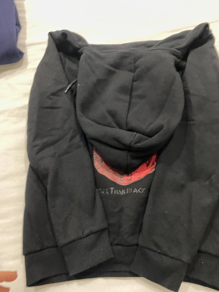 Koyu Kırmızı Punk Kafatası Rozeti - Görsel 2