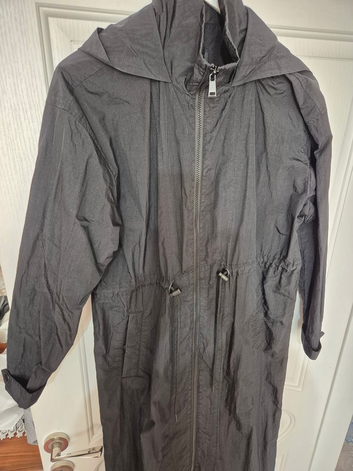 Siyah Uzun Fermuarlı Kadın Yağmurluk trençkot - Görsel 4