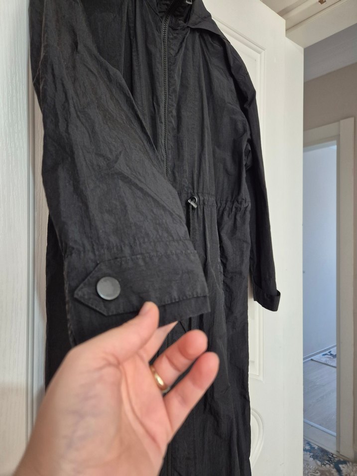 Siyah Uzun Fermuarlı Kadın Yağmurluk trençkot - Görsel 5
