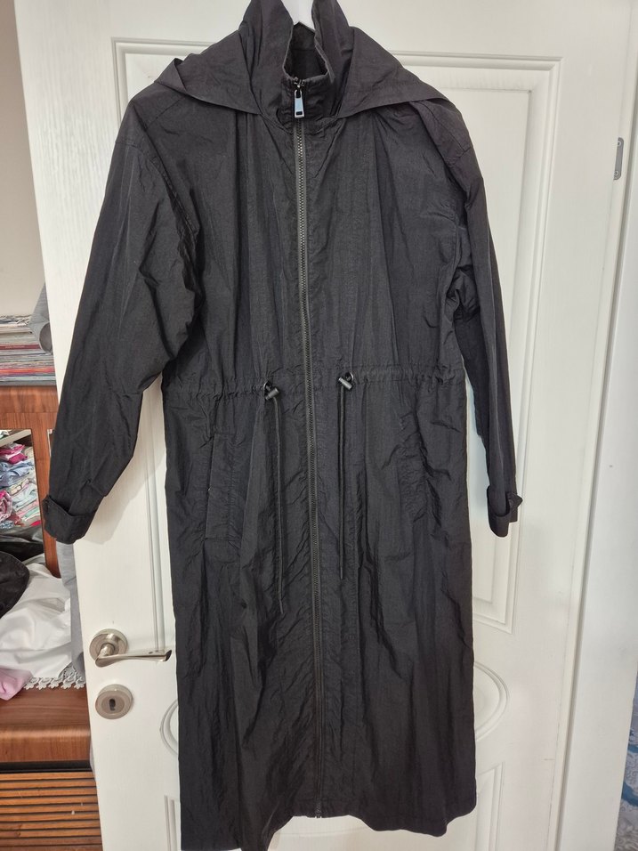 Siyah Uzun Fermuarlı Kadın Yağmurluk trençkot - Görsel 2