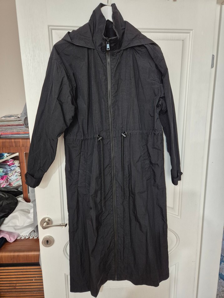 Siyah Uzun Fermuarlı Kadın Yağmurluk trençkot - Görsel 3