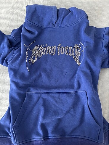 Shiny force sweat