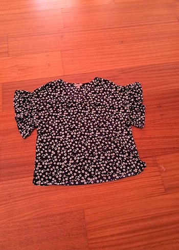 Zara Kısa Kollu Çiçekli Bluz