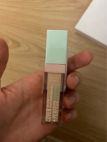 Pastel concealer