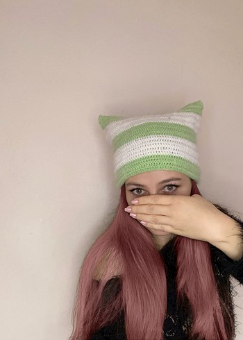 Yeşil Beyaz Çizgili Örgü Kedi Kulaklı Bere - Görsel 2