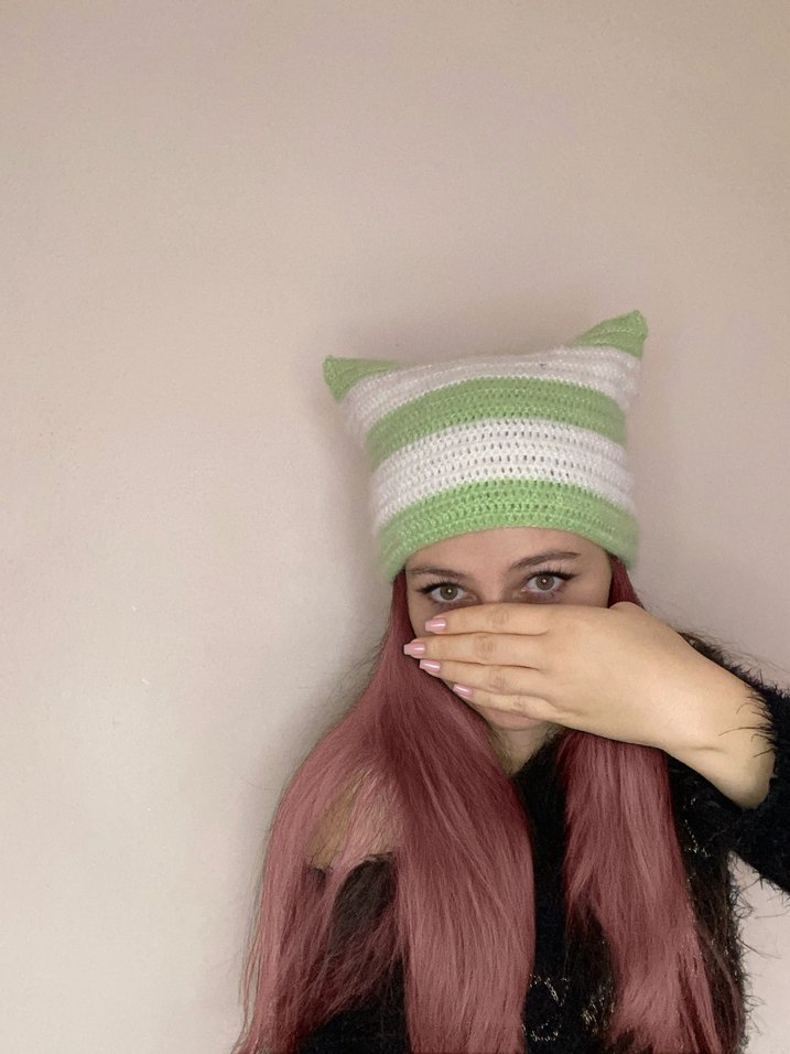 Yeşil Beyaz Çizgili Örgü Kedi Kulaklı Bere - Görsel 2