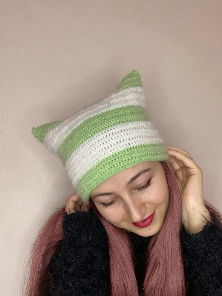 Yeşil Beyaz Çizgili Örgü Kedi Kulaklı Bere - Görsel 3