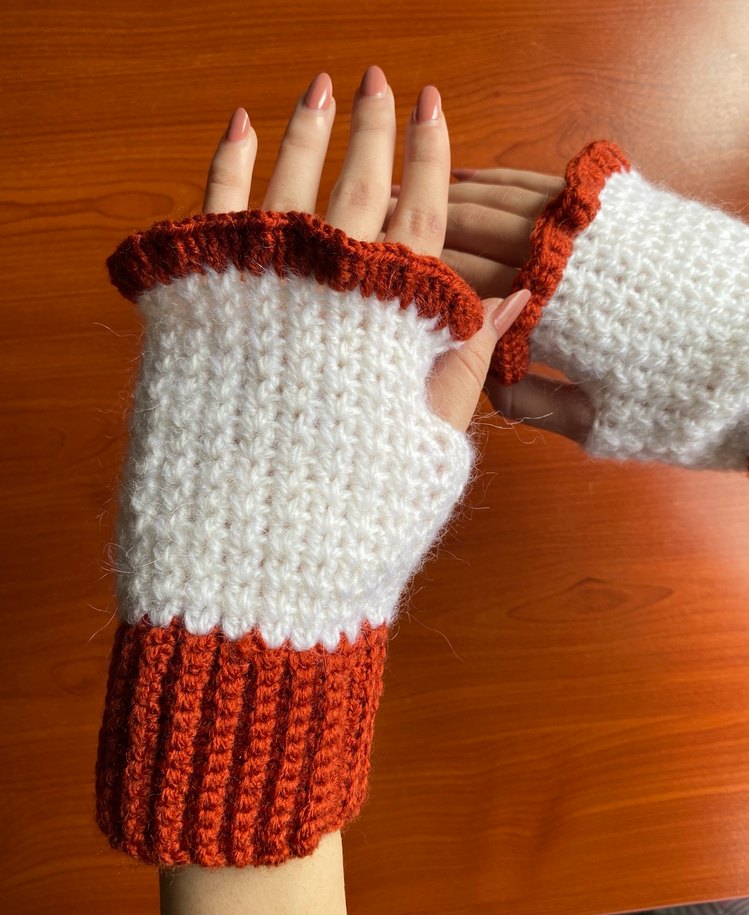 Beyaz ve Kiremit Rengi Örgü Eldiven - Görsel 2