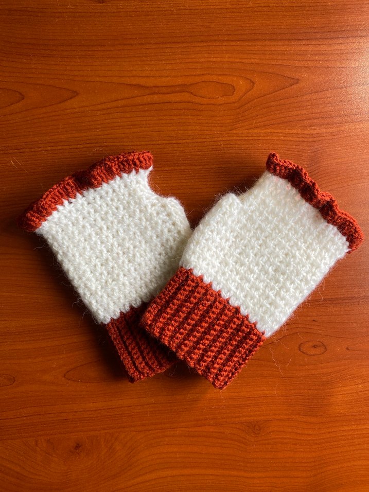 Beyaz ve Kiremit Rengi Örgü Eldiven - Görsel 4