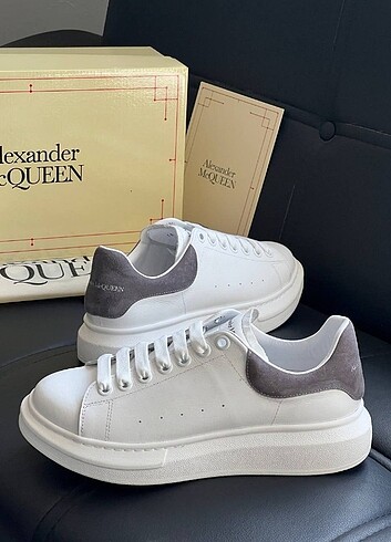 Alexander McQueen 